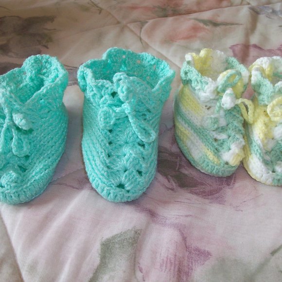 Acrylic baby booties (#EV913) - Picture 1 of 6